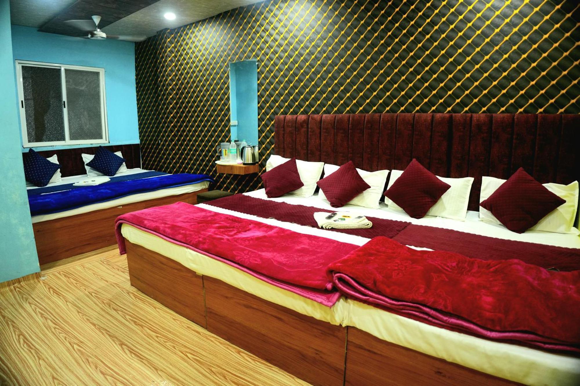 Hotel Ganraj Ujjain Exterior photo