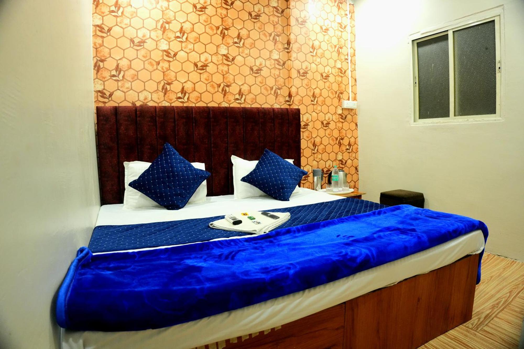 Hotel Ganraj Ujjain Exterior photo